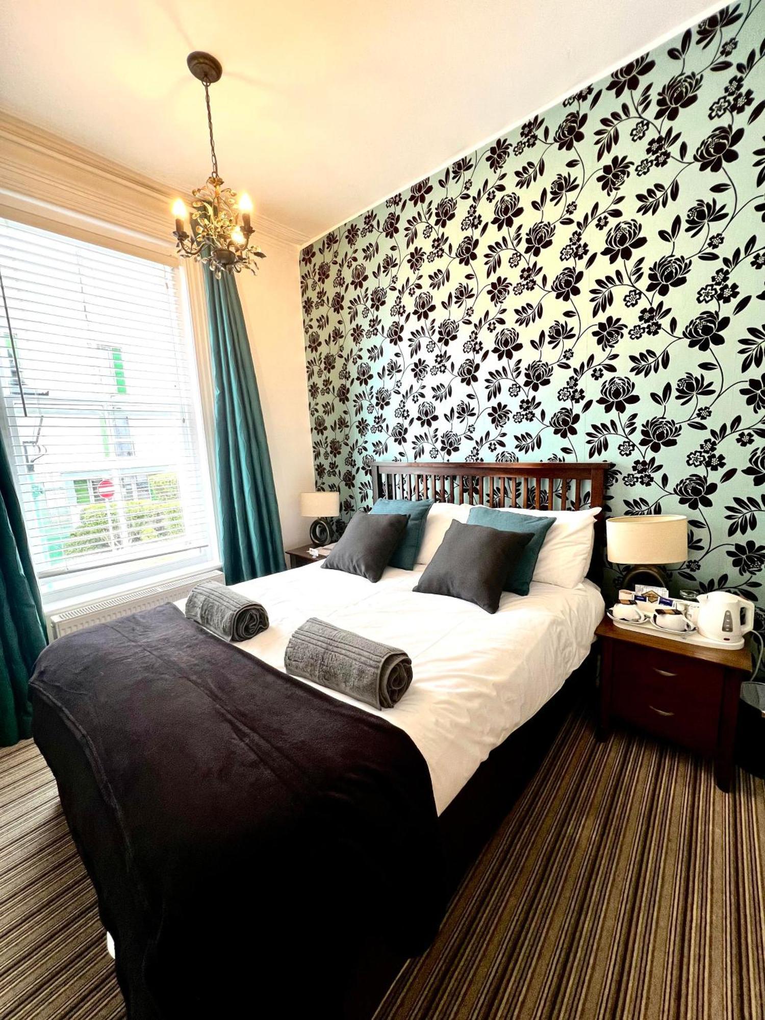 Bamboo Guesthouse Борнмут Экстерьер фото